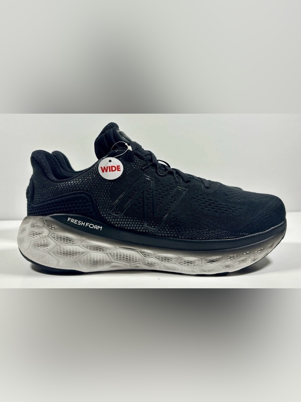 New Balance Fresh Foam More v4 Mens 10.5 4E Extra Wide Black Running Shoes NWT